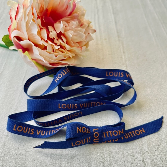 LOUIS VUITTON Ltd. Ed. Collection items Set (authentic) - Picture 8 of 9